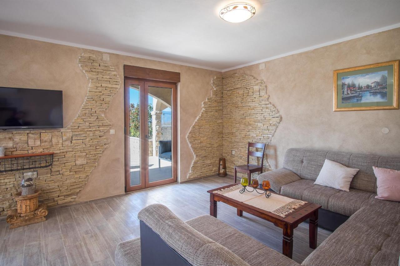 Villa Dijana East Linardici ภายนอก รูปภาพ