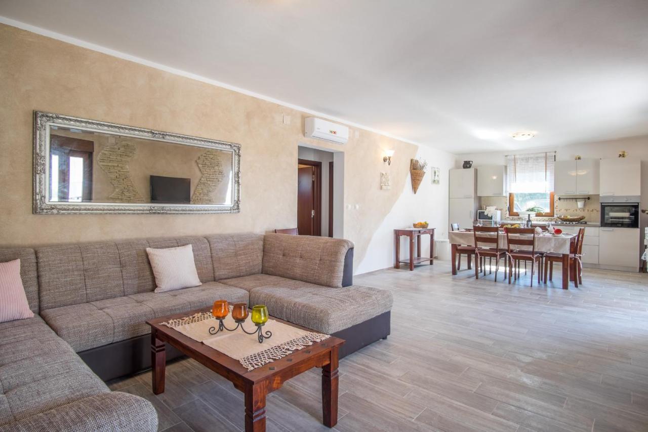 Villa Dijana East Linardici ภายนอก รูปภาพ