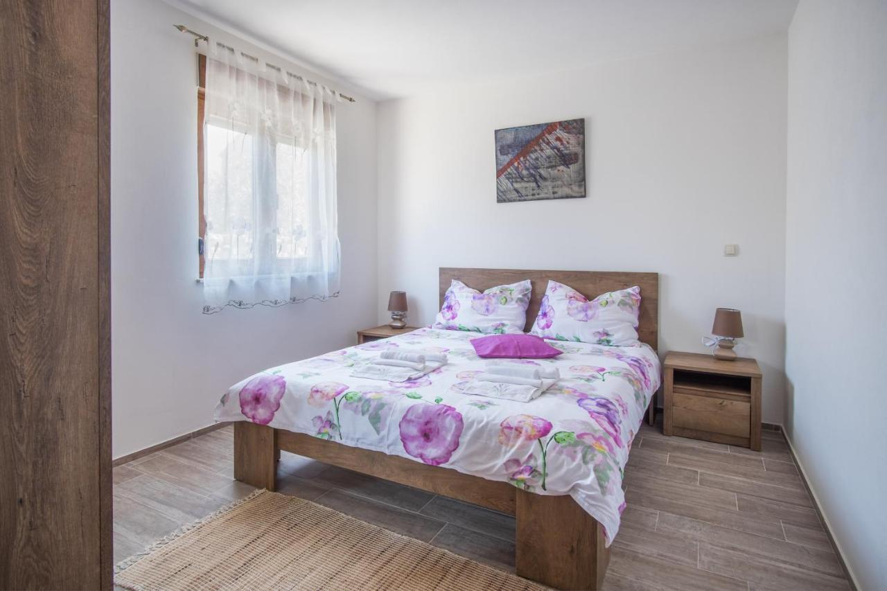 Villa Dijana East Linardici ภายนอก รูปภาพ