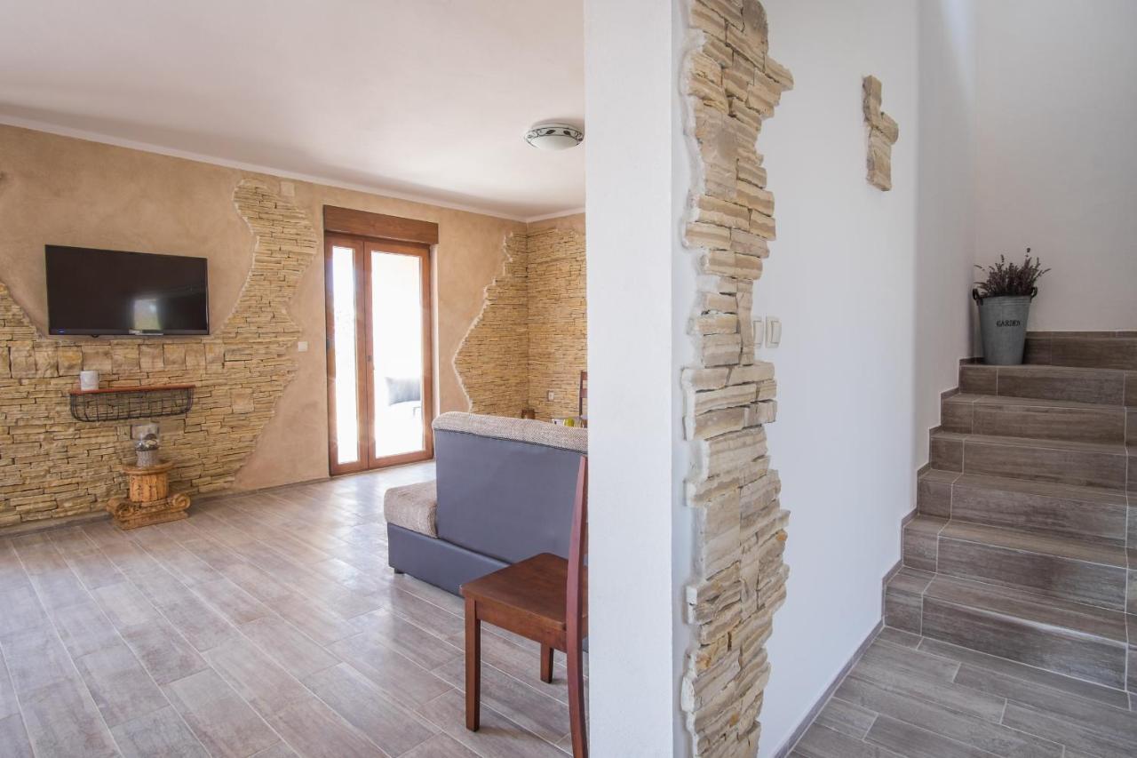 Villa Dijana East Linardici ภายนอก รูปภาพ