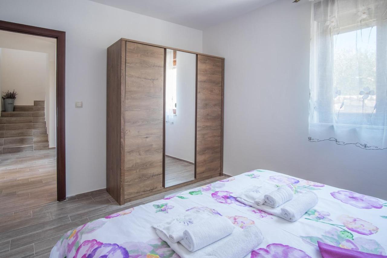 Villa Dijana East Linardici ภายนอก รูปภาพ